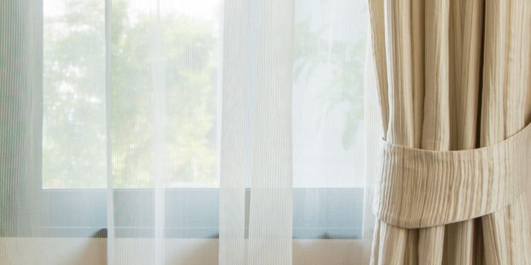 Cómo cuidar cortinas y persianas
